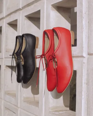 Akira Pumps Black Nopal ballerinas made of cactus leather