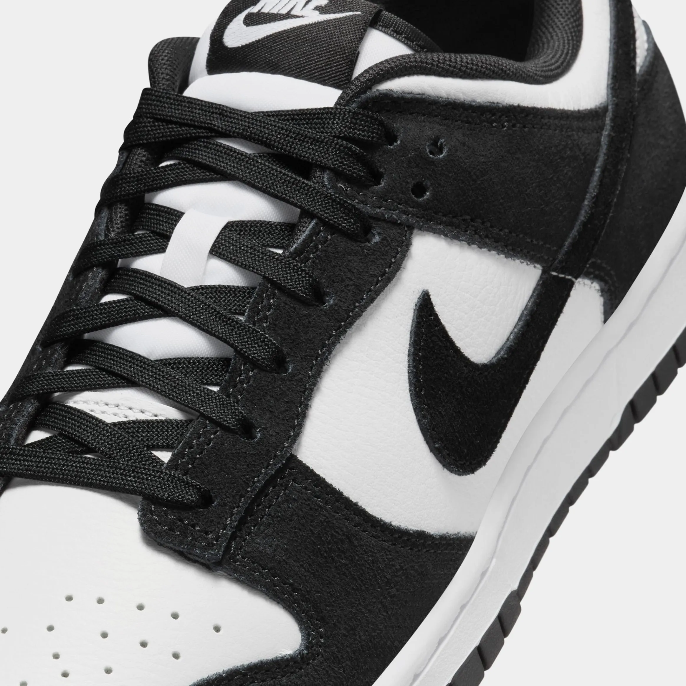 Dunk Low Retro SE Suede Mens Lifestyle Shoes (Black/White)