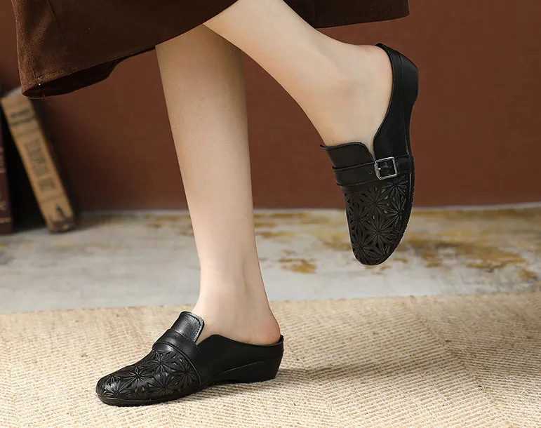 Flat summer shoes